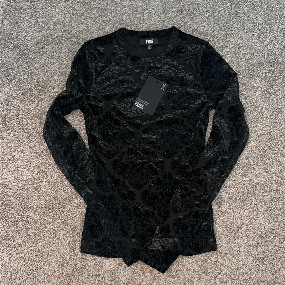 New PAIGE Black Top - Picture 5 of 5